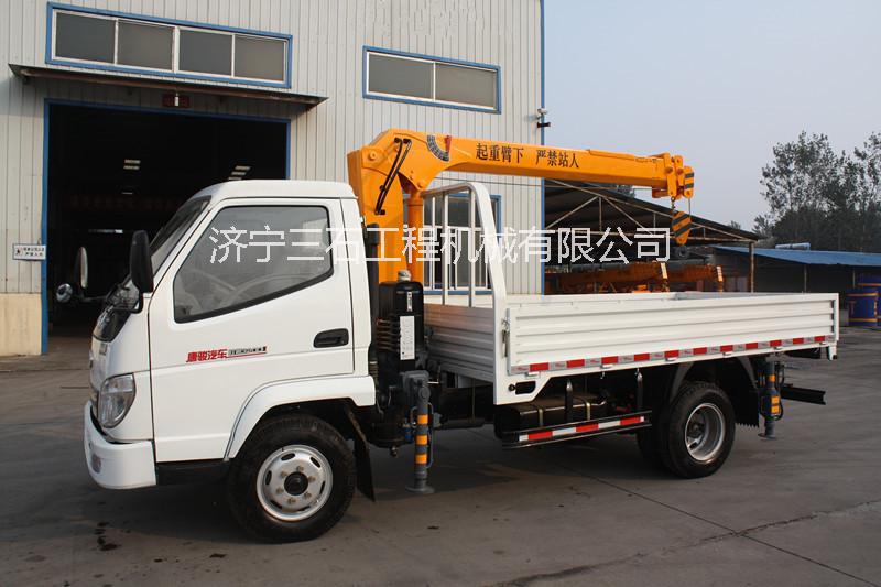 藍牌隨車吊生產(chǎn)廠家 3噸隨車吊價格圖片