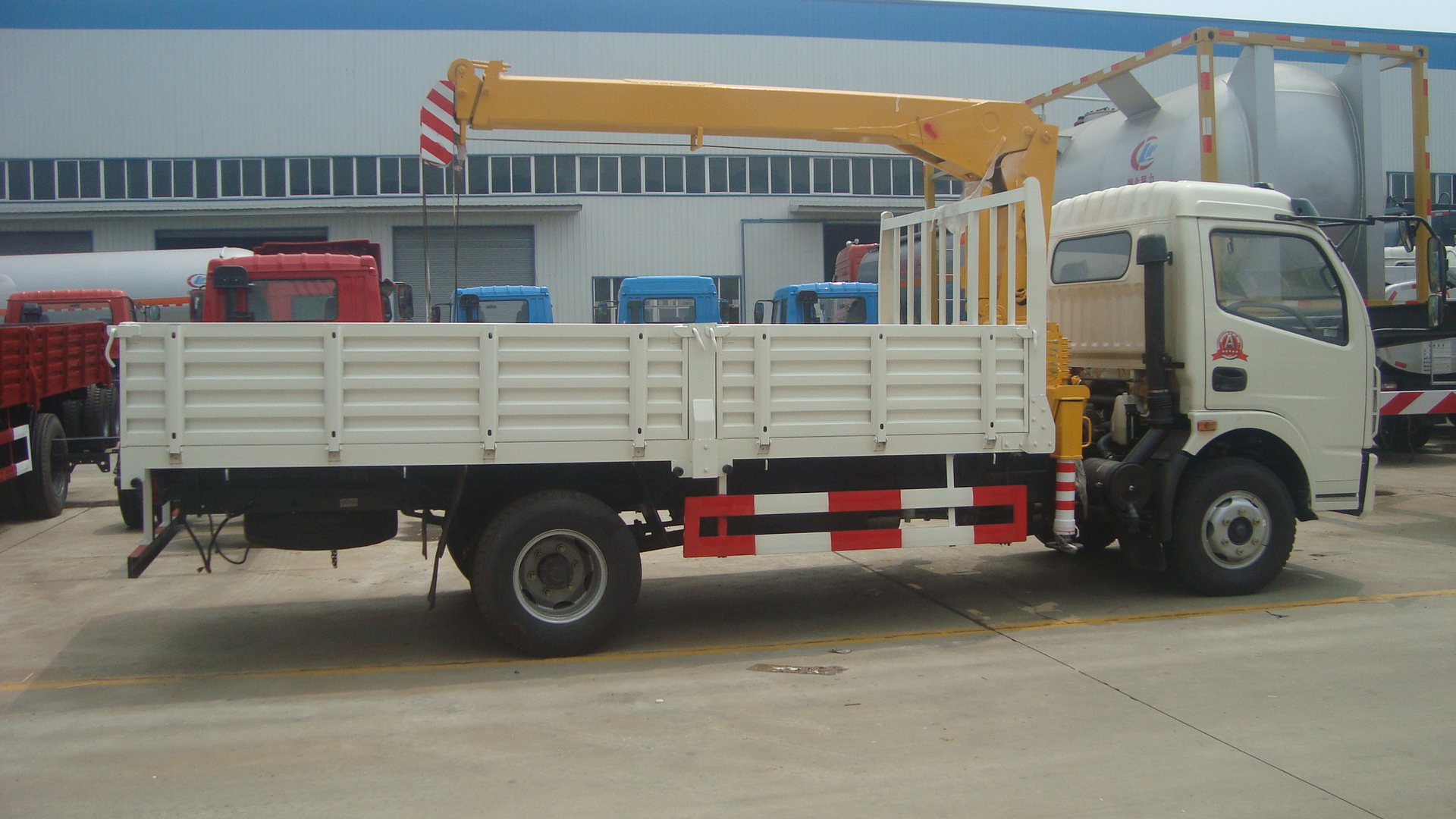 供應(yīng)東風(fēng)多利卡隨車吊廠家直銷