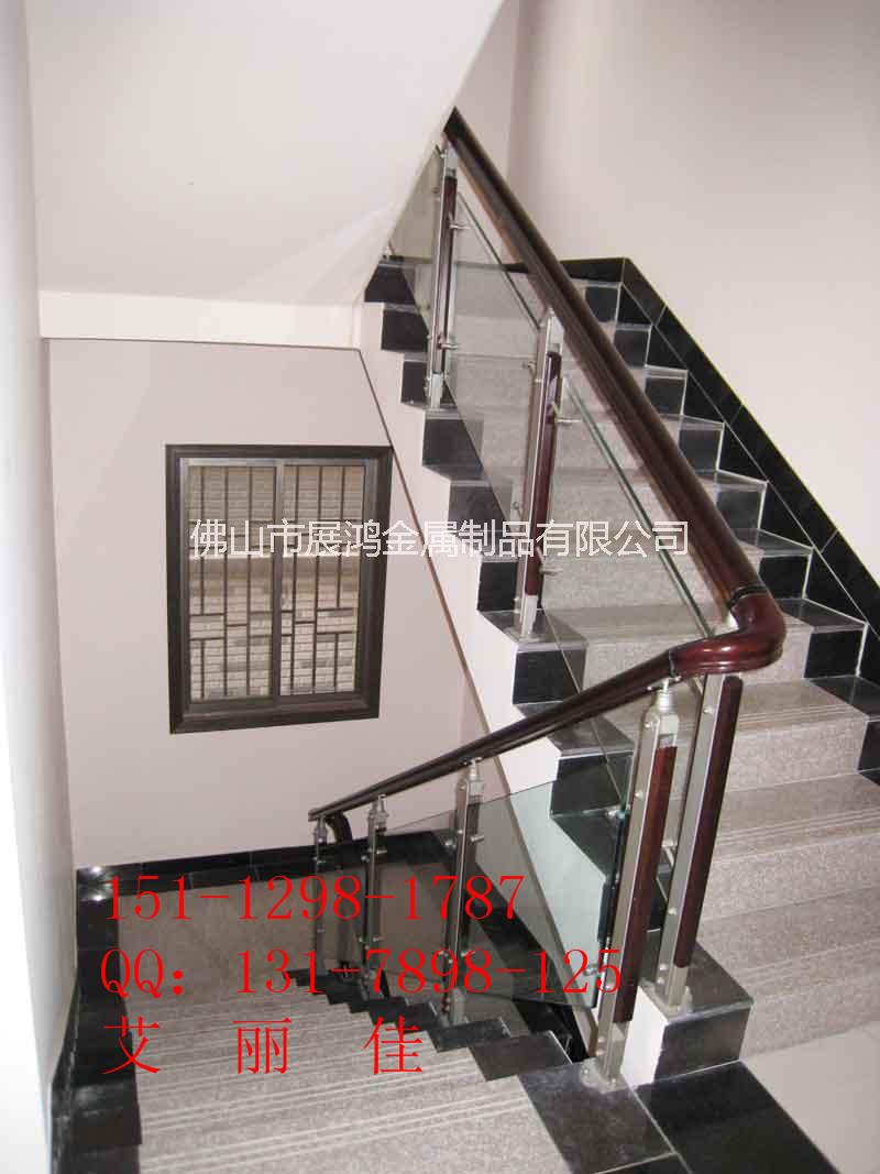 304不銹鋼扁鋼拉絲立柱圖片