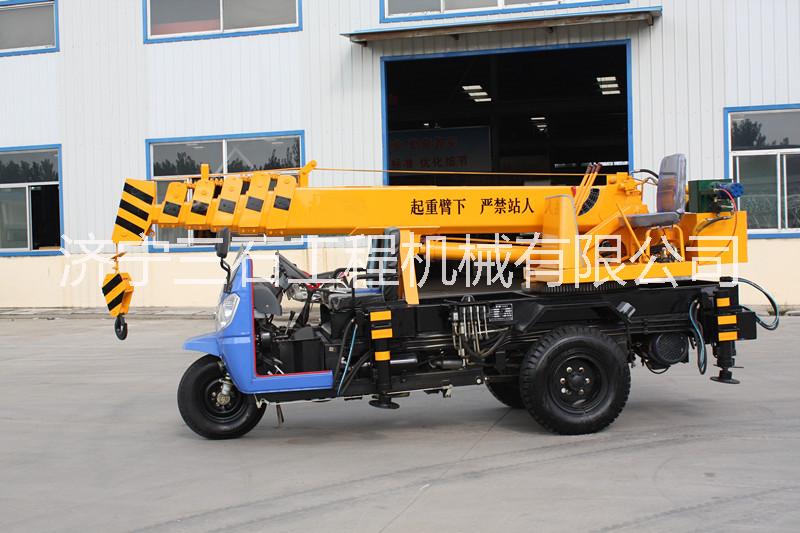 3噸小型三輪車吊參數(shù)圖片