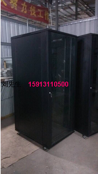 立騰機柜810系列服務(wù)器機柜圖片