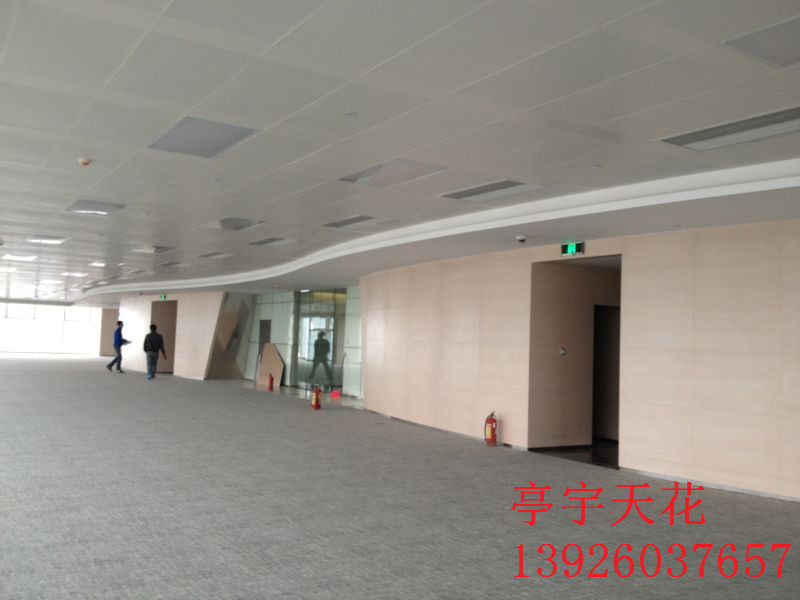 供應(yīng)用于裝修的鏤空花型扣板 防火吸音金屬鋁天花