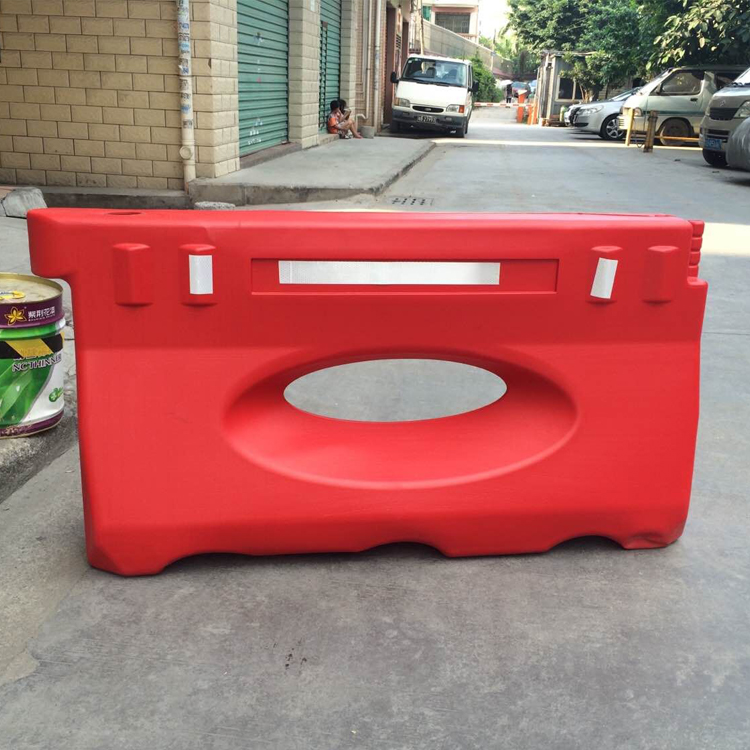 供應(yīng)深圳單孔塑料加厚吹塑大水馬防撞墩*防撞桶隔離墩公路施工防護(hù)水馬道路交通設(shè)施