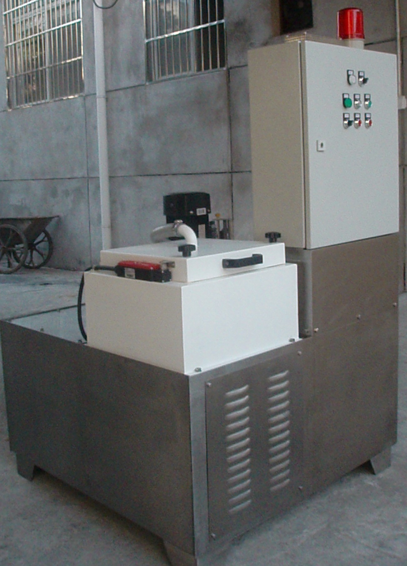 供應(yīng)*磨削油液過濾機YL75CB