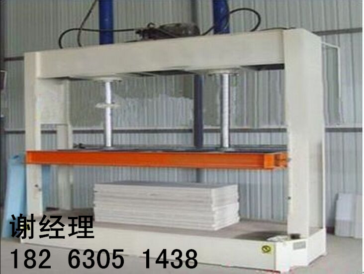 保溫外墻裝飾一體板設(shè)備圖片