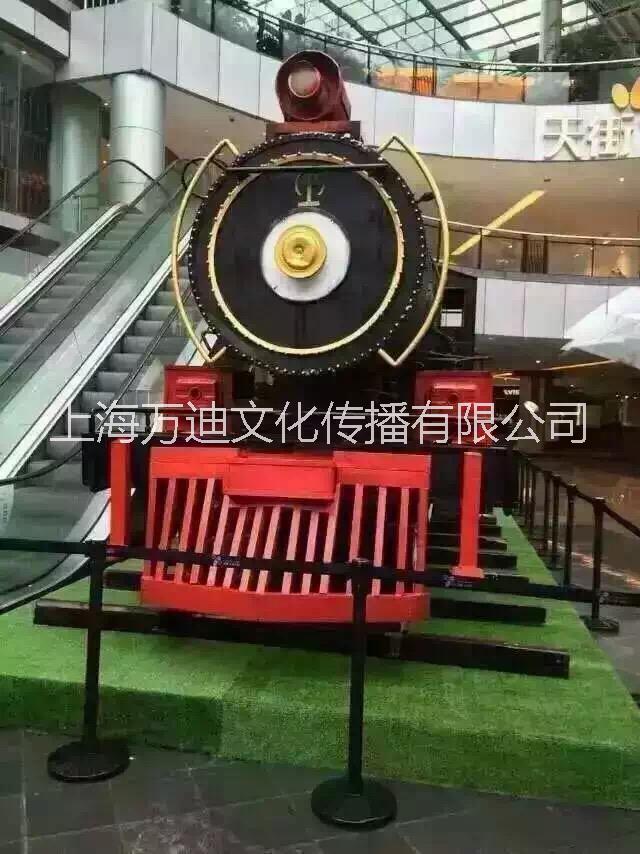 供应圣诞主题复古火车模型租赁图片