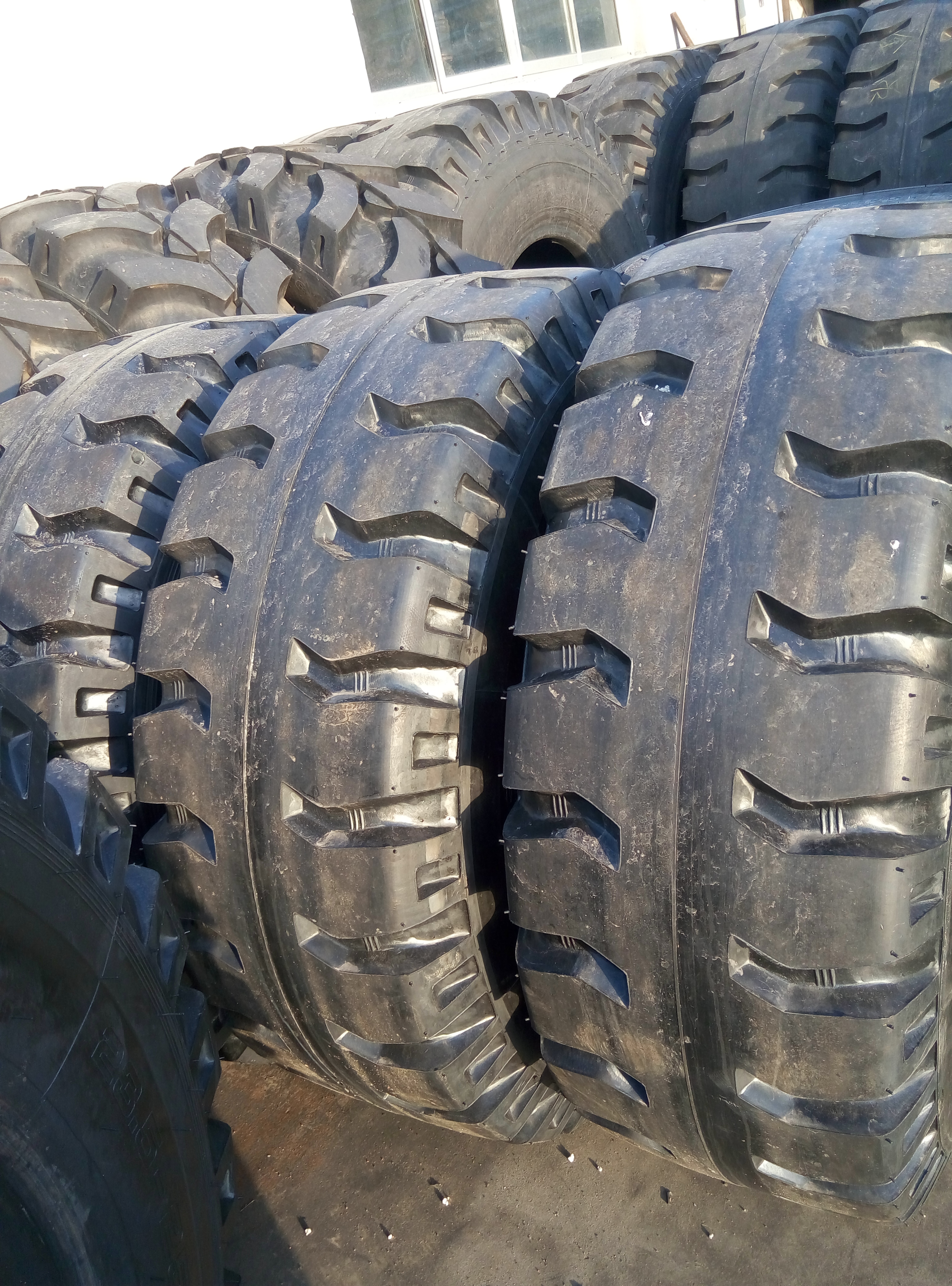 裝載機輪胎圖片/裝載機輪胎樣板圖 (2)