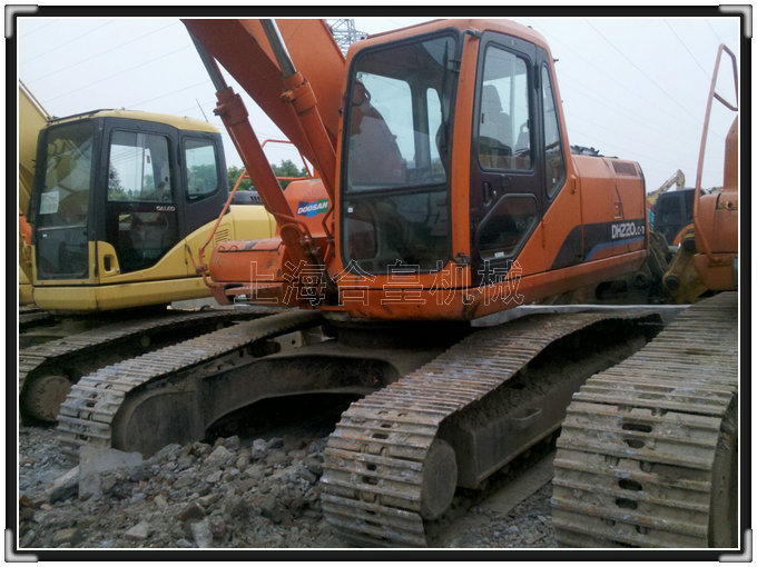 *銷斗山DH220-7二手挖機(jī)