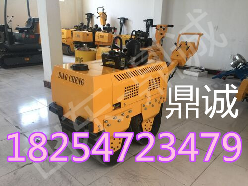 新款促銷6噸雙鋼輪振動(dòng)壓路機(jī)圖片