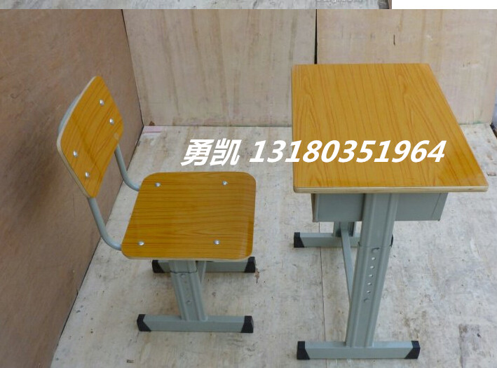 供應(yīng)學(xué)生課桌椅生產(chǎn)廠家升降課桌椅批發(fā)學(xué)習(xí)桌椅報(bào)價(jià)