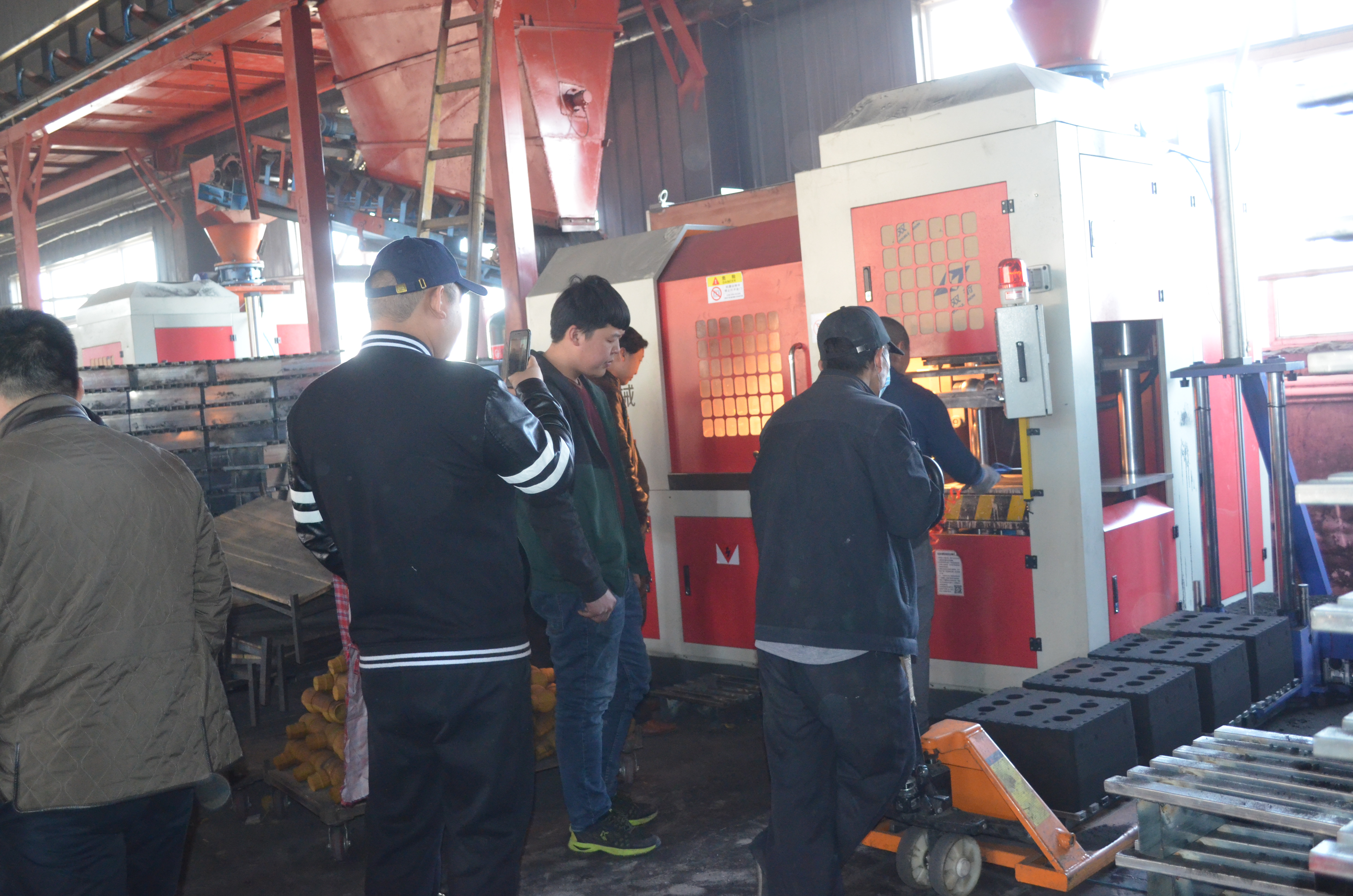 冀鑫鑄造全自動造型機設(shè)備圖片/冀鑫鑄造全自動造型機設(shè)備樣板圖 (4)