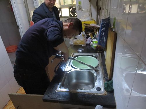 九江安裝衛(wèi)生間洗臉盆,水龍頭三角圖片