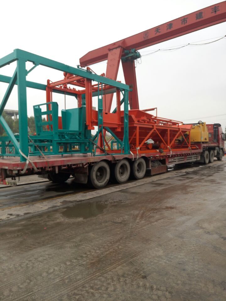 供應(yīng)天津建豐條紋磚機(jī)，致富磚機(jī)