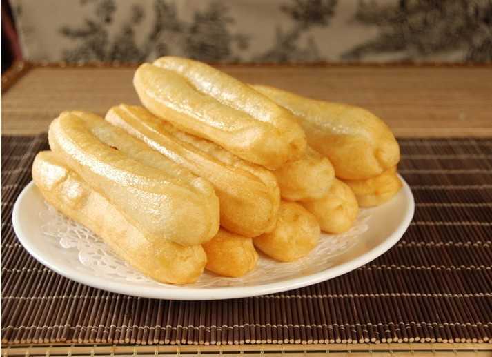 炸油條技術(shù)培訓 炸油條的制作方法圖片