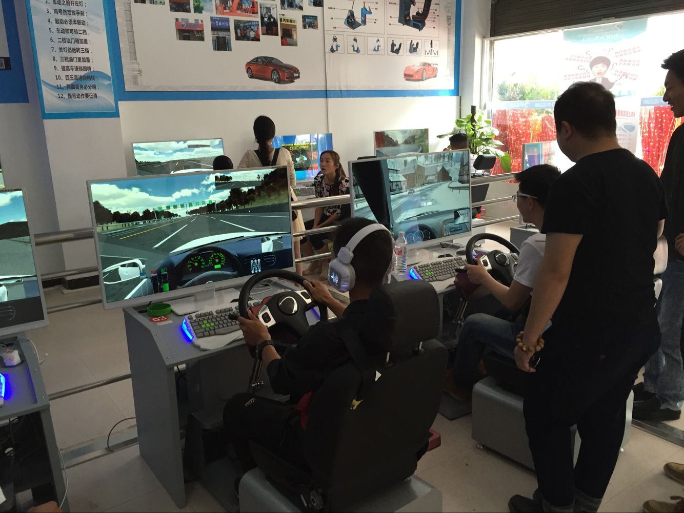 供應學車之星汽車駕駛訓練機加盟