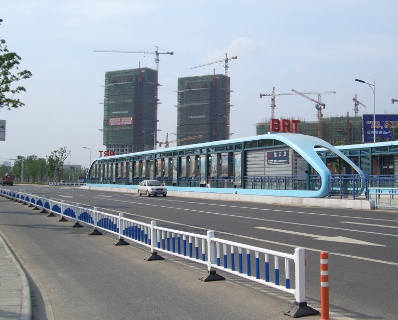 廠家直銷優(yōu)質(zhì)鋅鋼道路護(hù)欄 塑鋼道路護(hù)欄