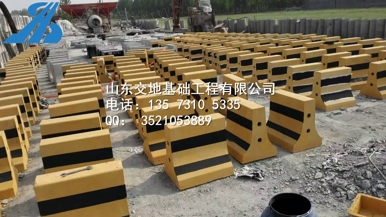 水泥防撞墩?qǐng)D片