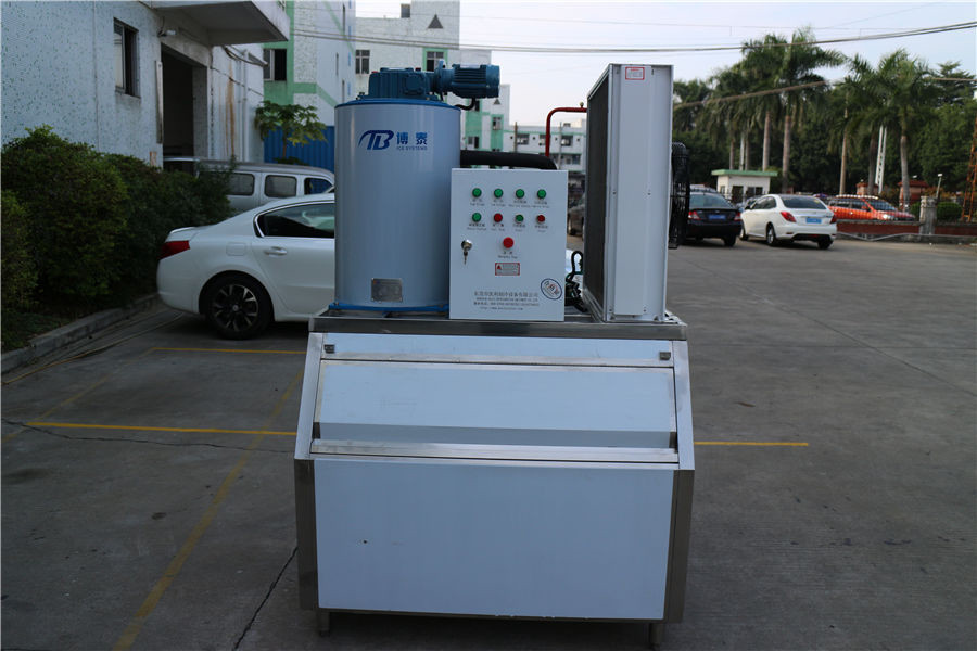 博泰1噸片冰機(jī)廠家，廣東片冰機(jī)圖片