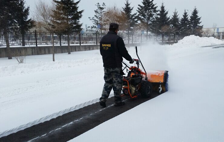 乌鲁木齐市乌鲁木齐小型除雪机厂家