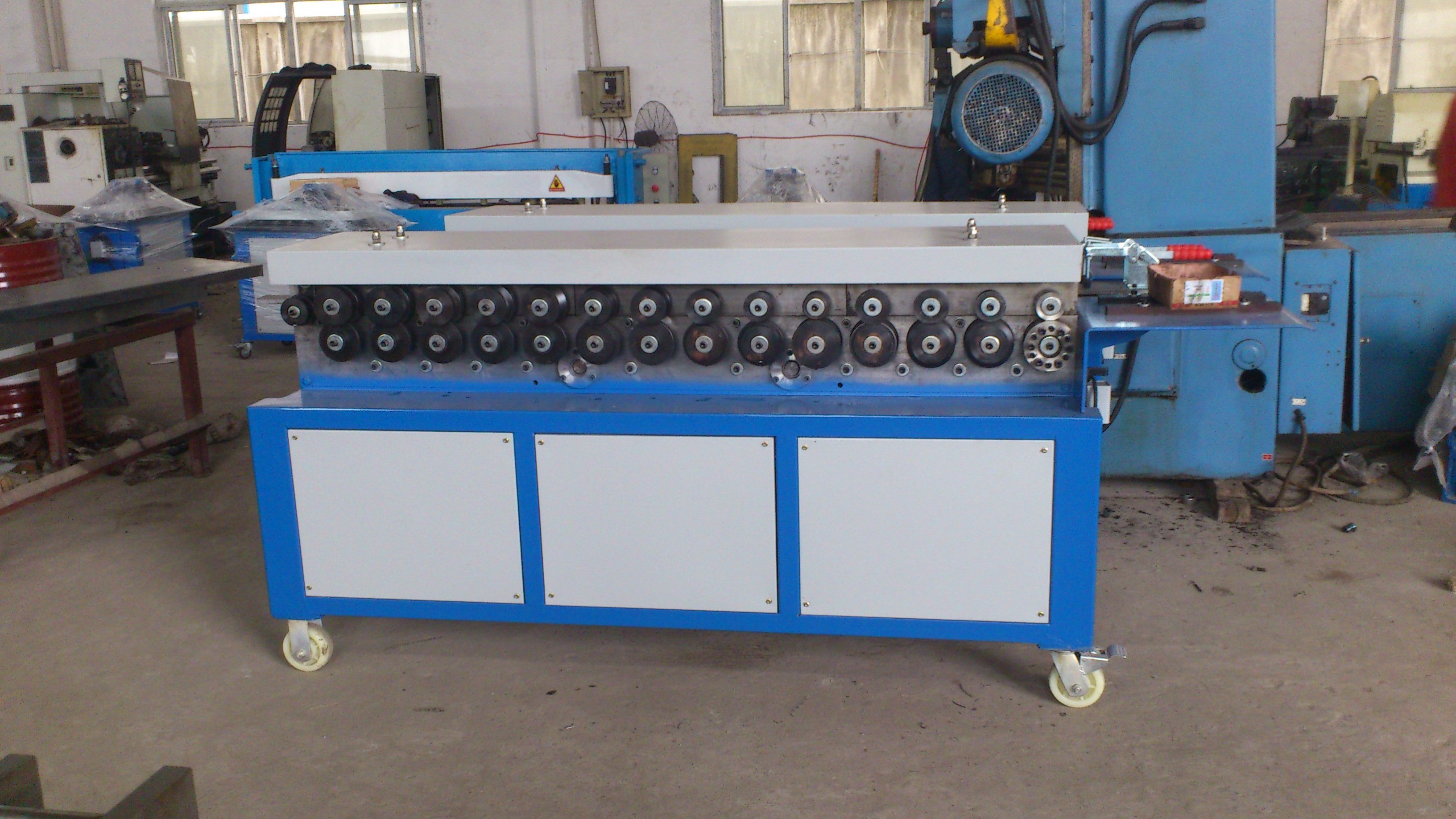 共板法蘭成型機(jī)圖片/共板法蘭成型機(jī)樣板圖 (4)