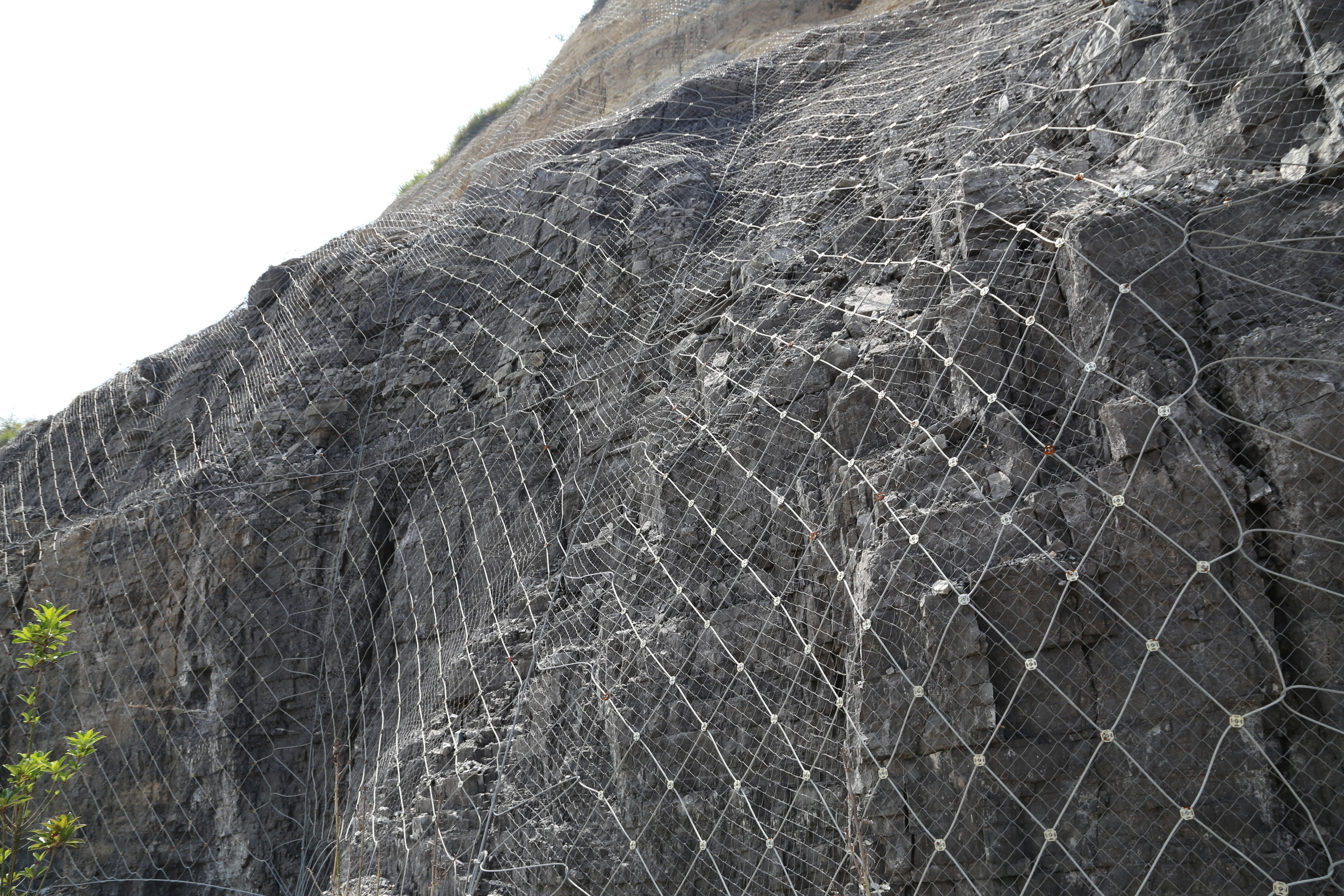 被動(dòng)防護(hù)網(wǎng)圖片