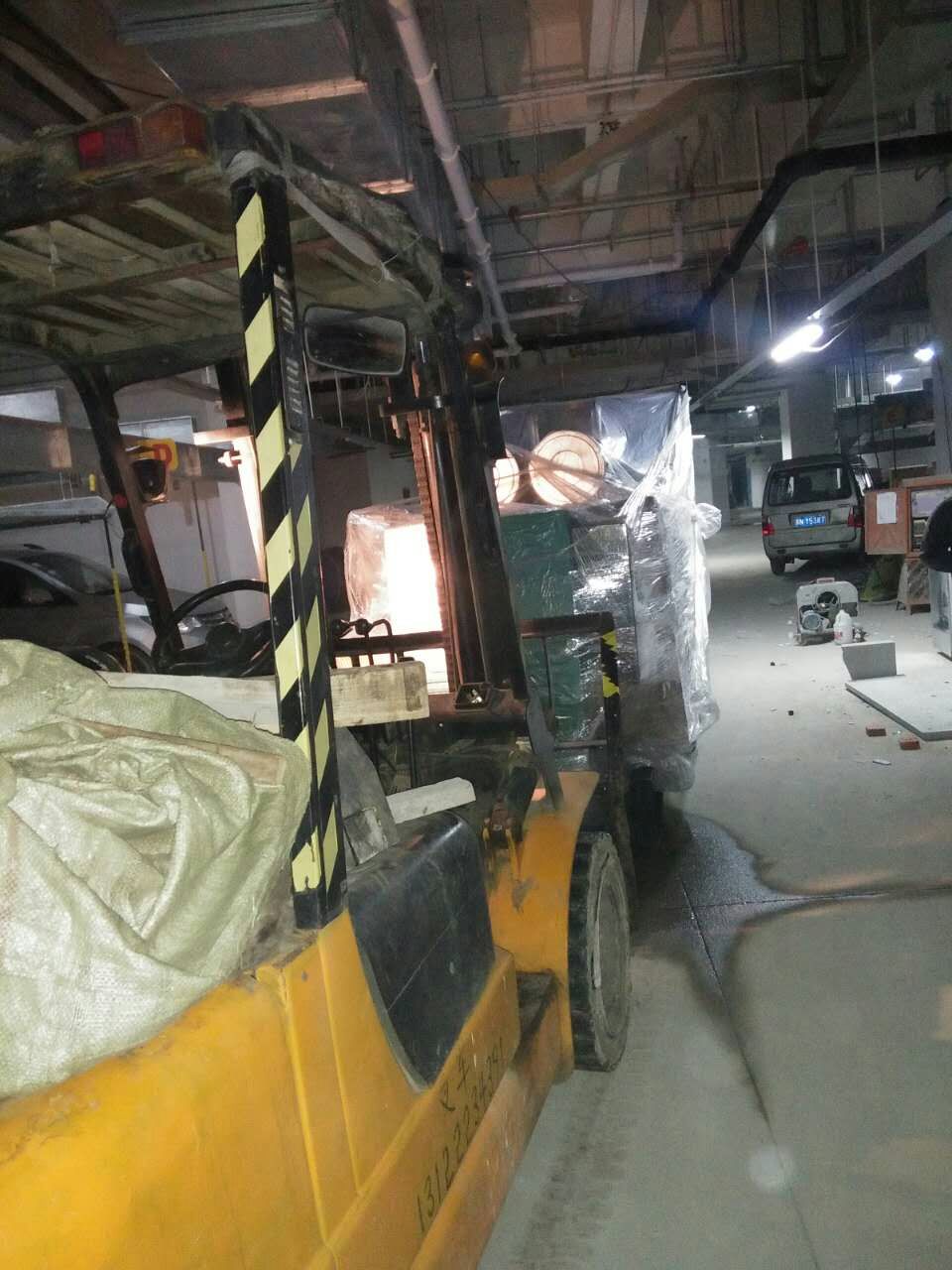 上海市閔行區(qū)叉車吊車出租設備卸裝圖片