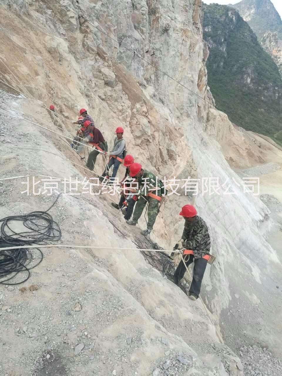 高陡邊坡種植槽施工，邊坡綠化施工方法，高陡邊坡種植槽施工電話