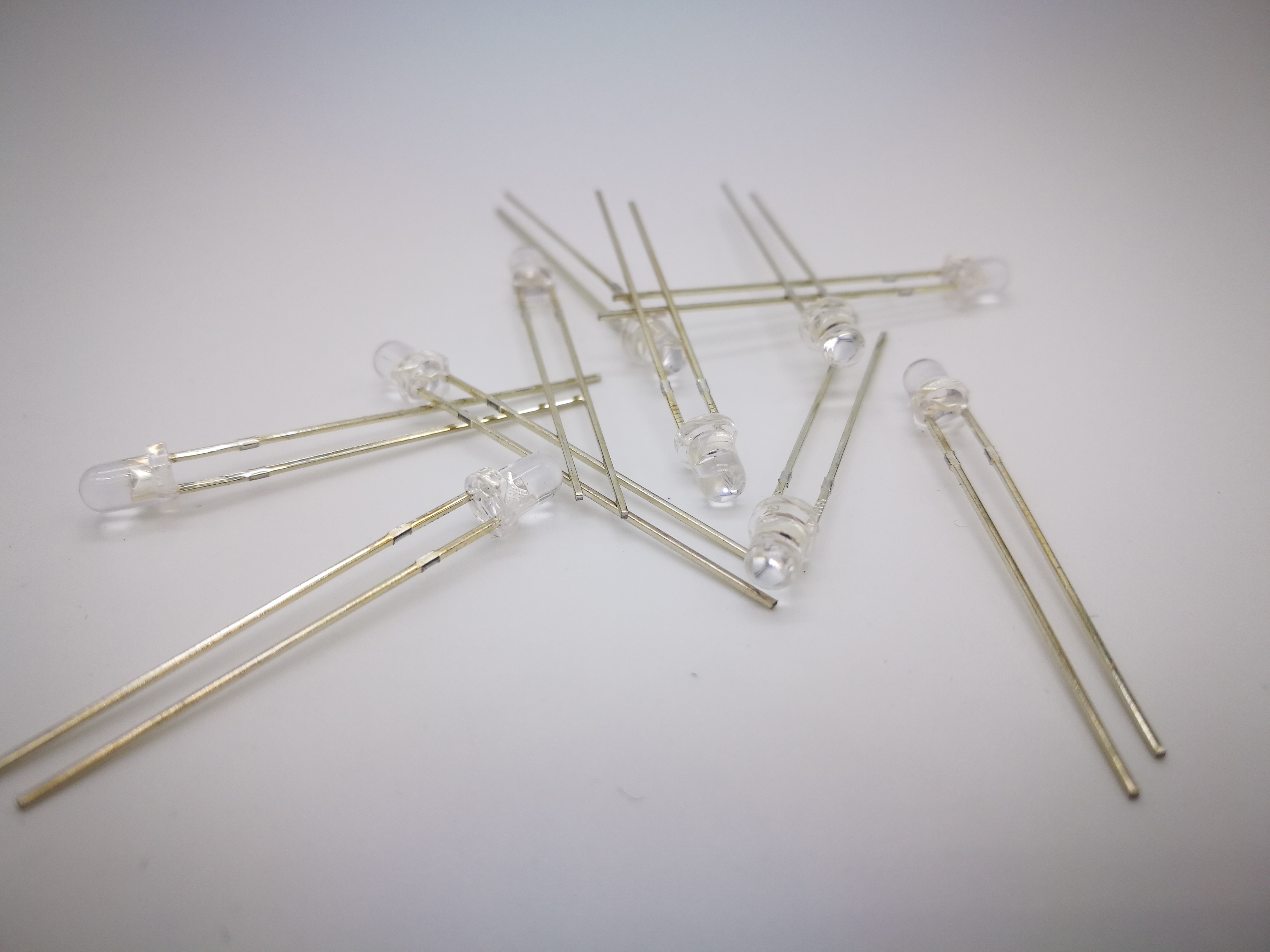 億光現(xiàn)貨3mm發(fā)射管IR204C-A-L