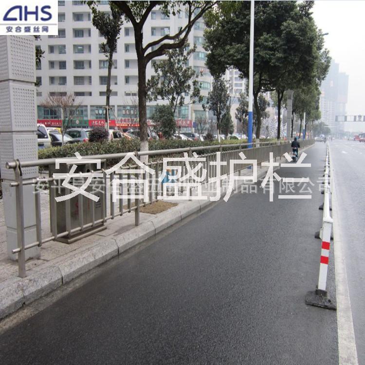 不銹鋼復(fù)合管護(hù)欄圖片/不銹鋼復(fù)合管護(hù)欄樣板圖 (2)