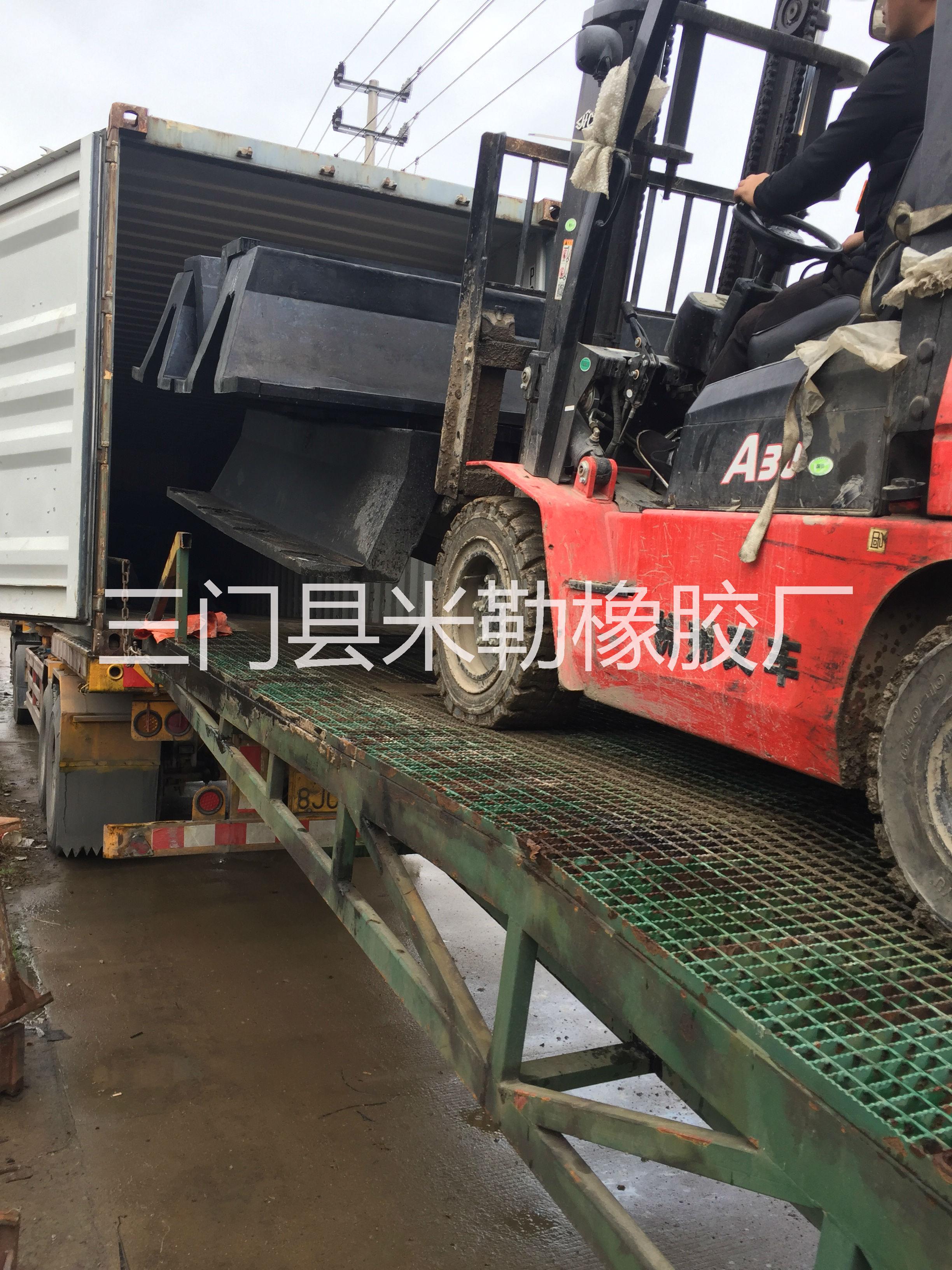 型橡膠護(hù)舷圖片/型橡膠護(hù)舷樣板圖 (4)