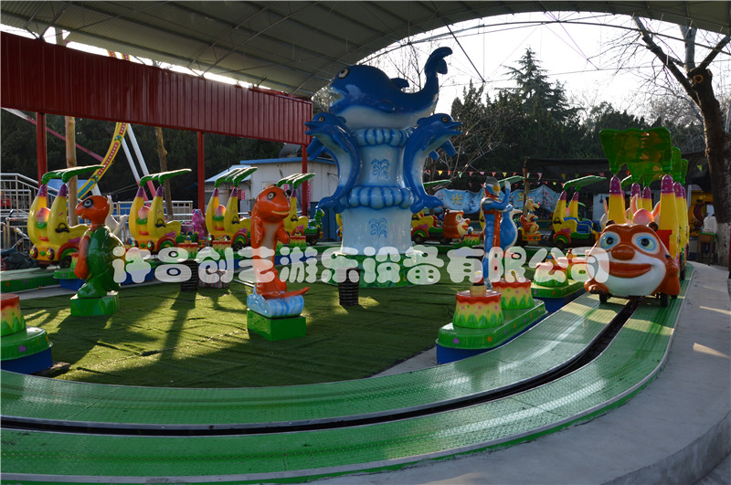 香蕉火車兒童最喜歡的游樂設(shè)備圖片/香蕉火車兒童最喜歡的游樂設(shè)備樣板圖 (1)
