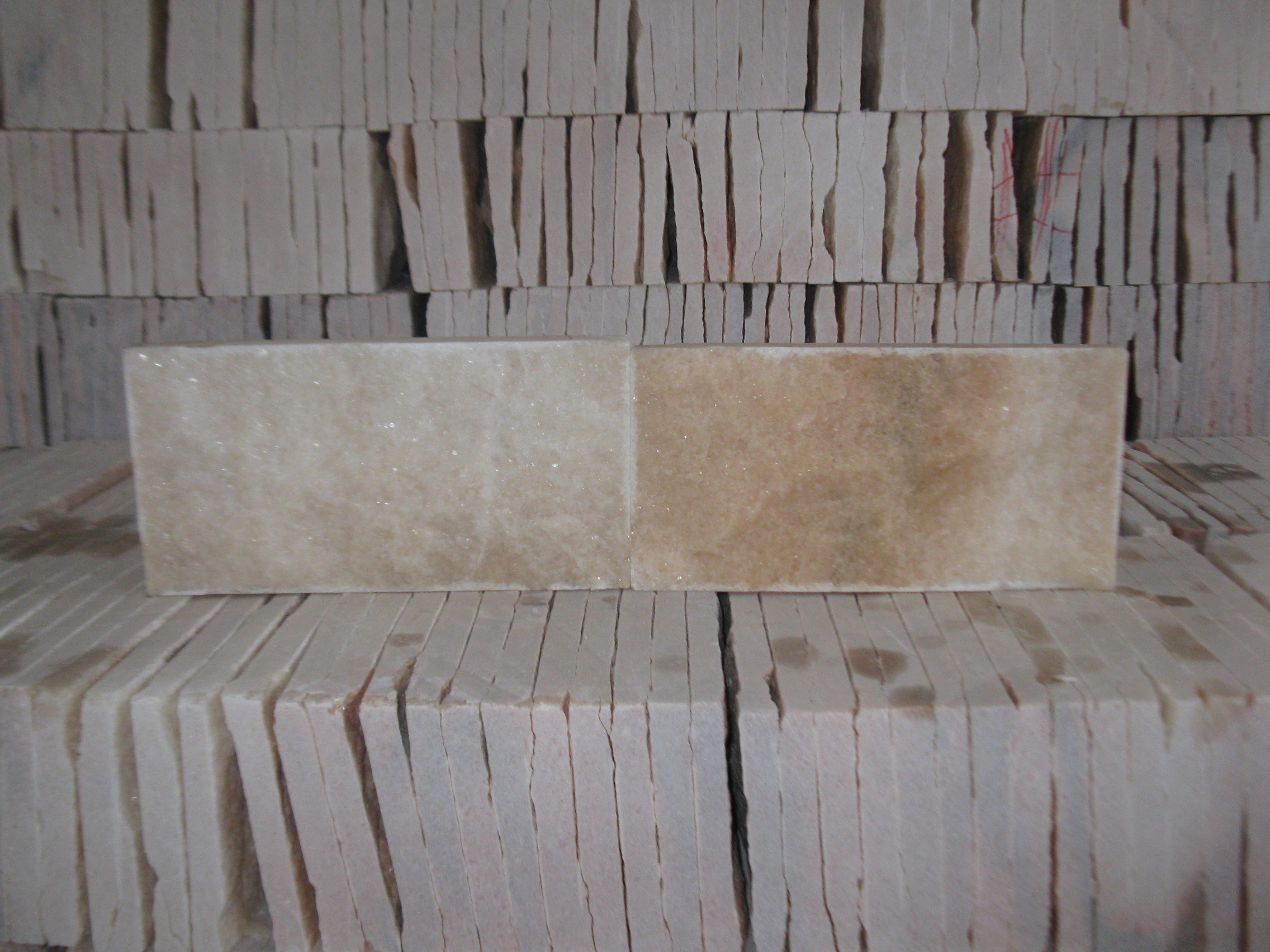 河南南陽蘑菇石圖片