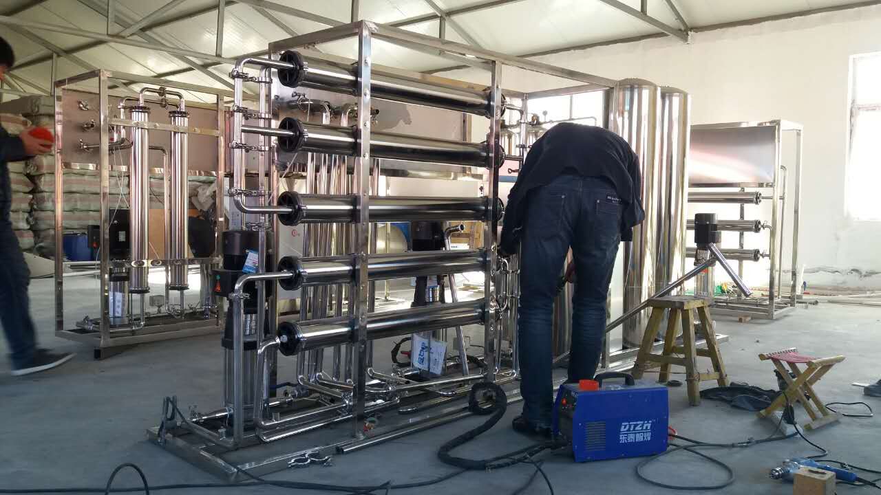 防凍液車用尿素一機(jī)多用設(shè)備圖片