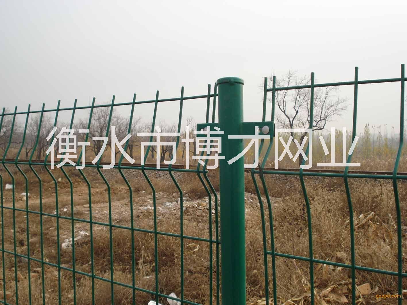 眉山鐵絲網(wǎng)圍欄多錢一米圖片