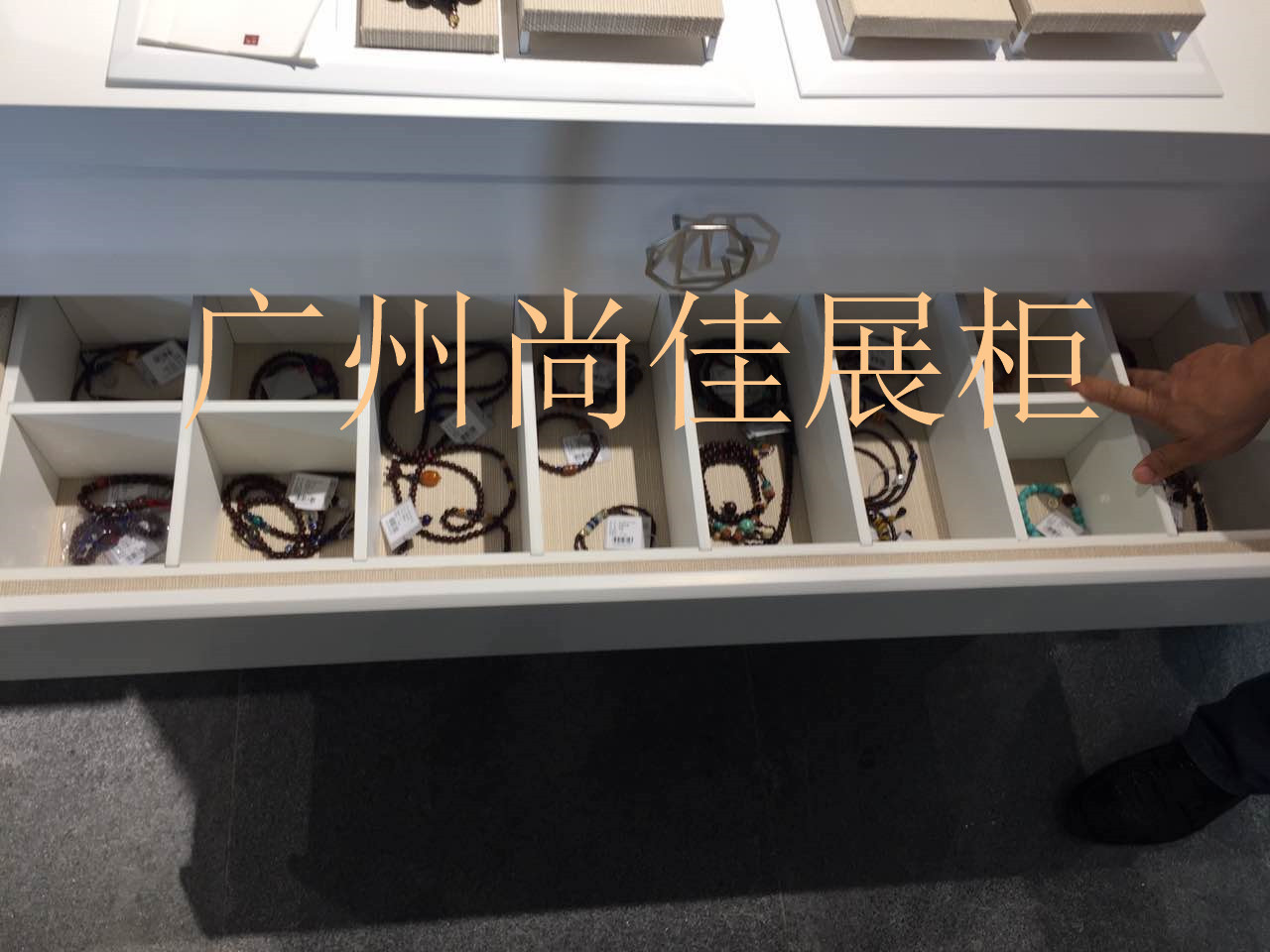 服裝展示柜圖片/服裝展示柜樣板圖 (4)