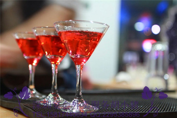 深圳龍華附近有上門承包自助餐宴會(huì)的餐飲公司嘛