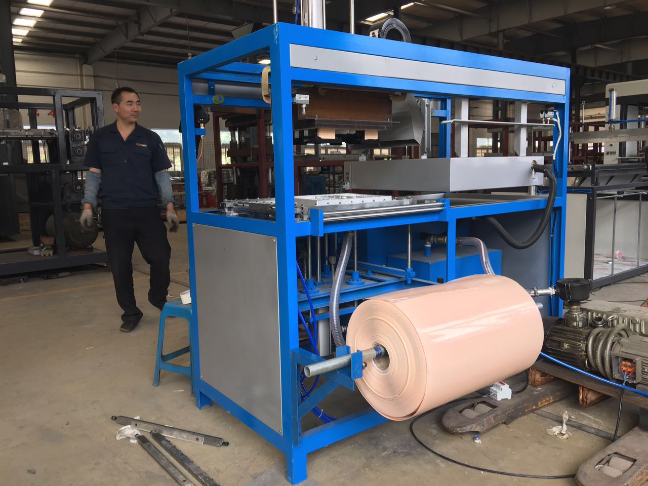 半自動吸塑機(jī)系列圖片/半自動吸塑機(jī)系列樣板圖 (1)