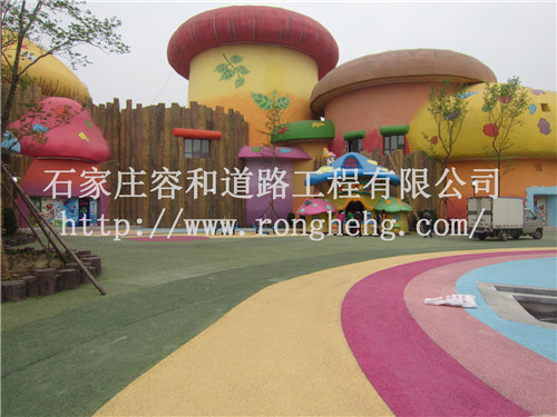 彩色透水混凝土的特點(diǎn)圖片
