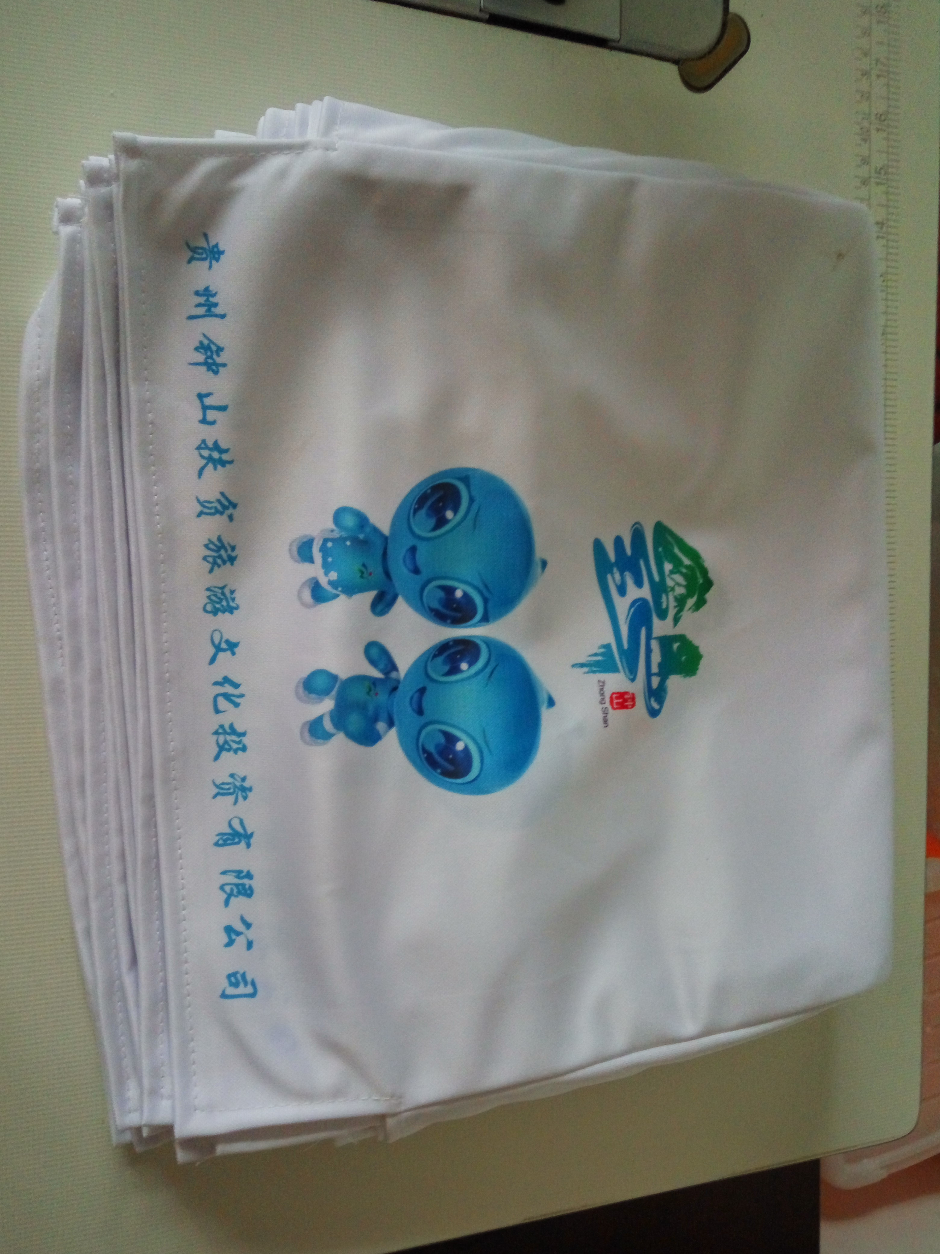 定做汽車車站醫(yī)院廣告頭套廠家報(bào)價(jià)圖片