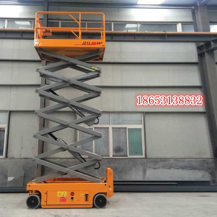輔助行走式升降平臺  自行式升降機(jī)  高空作業(yè)臺  濟(jì)南力超 升降臺濟(jì)南力超 非標(biāo)定制升降機(jī)