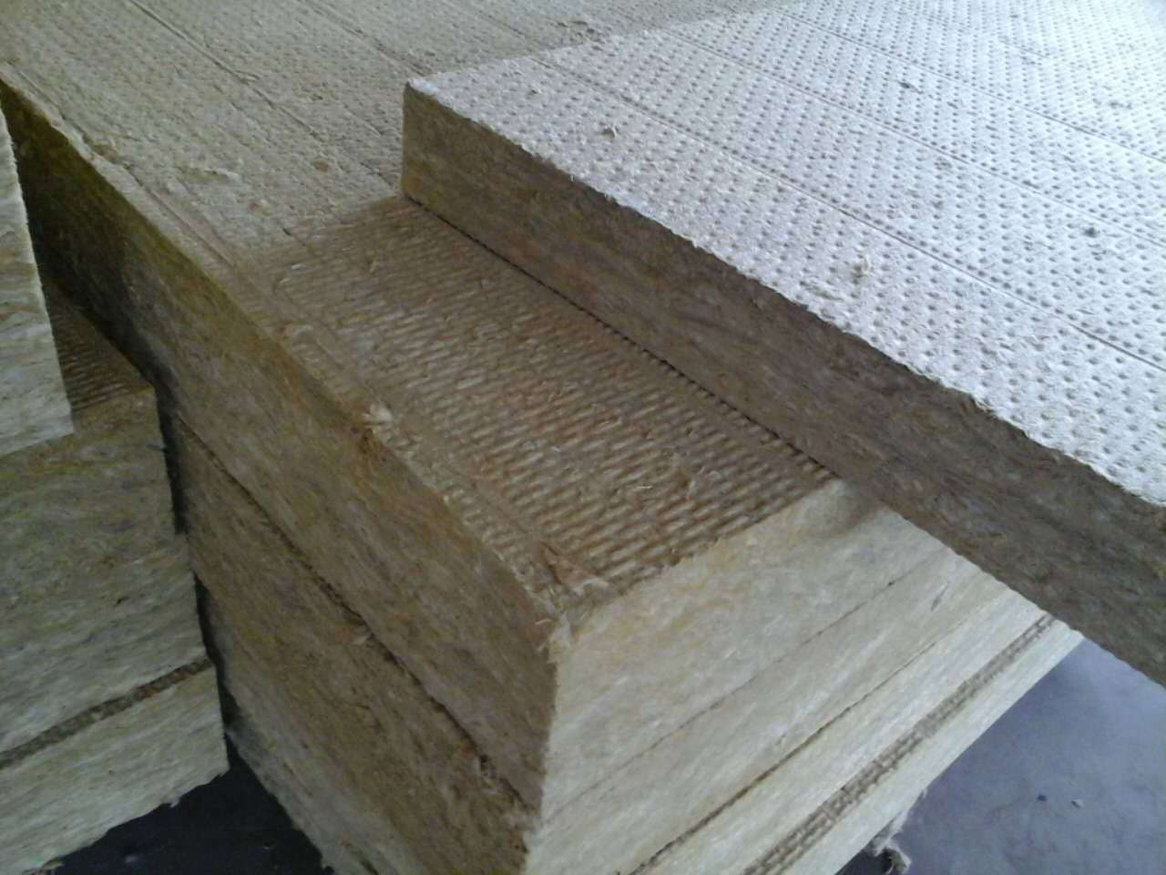 巖棉板供貨商圖片