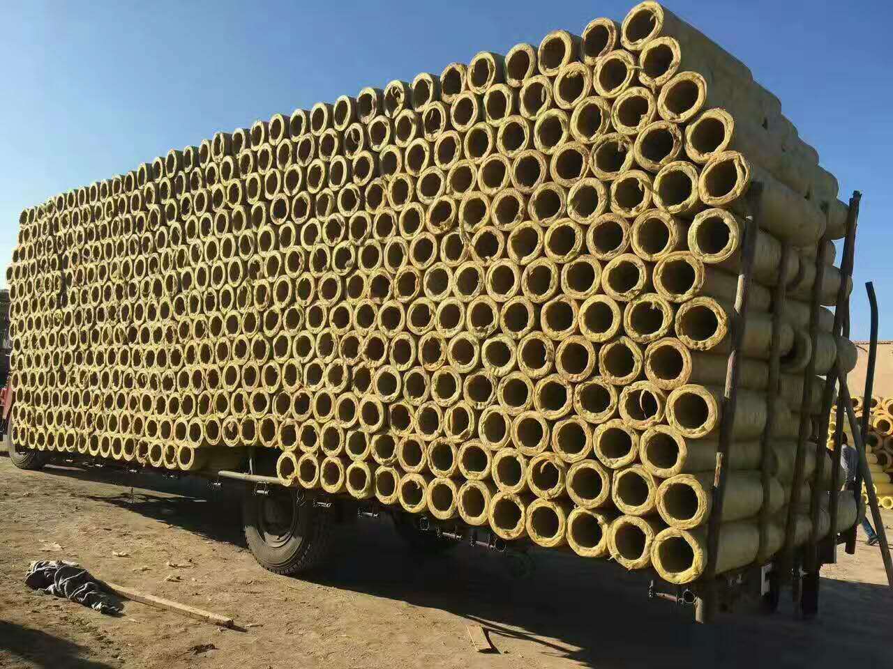 巖棉管供應(yīng)商圖片