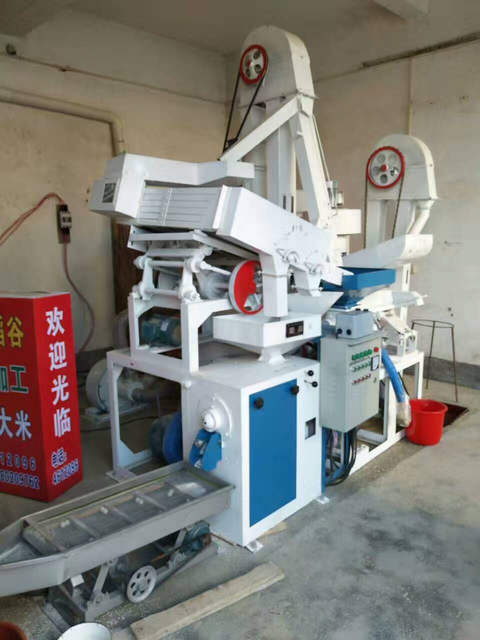 廠(chǎng)家直銷(xiāo)糧食加工設(shè)備15III碾米機(jī) 糧食加工設(shè)備15III碾米機(jī) oy 新型全自動(dòng)打米機(jī)成套碾米機(jī)