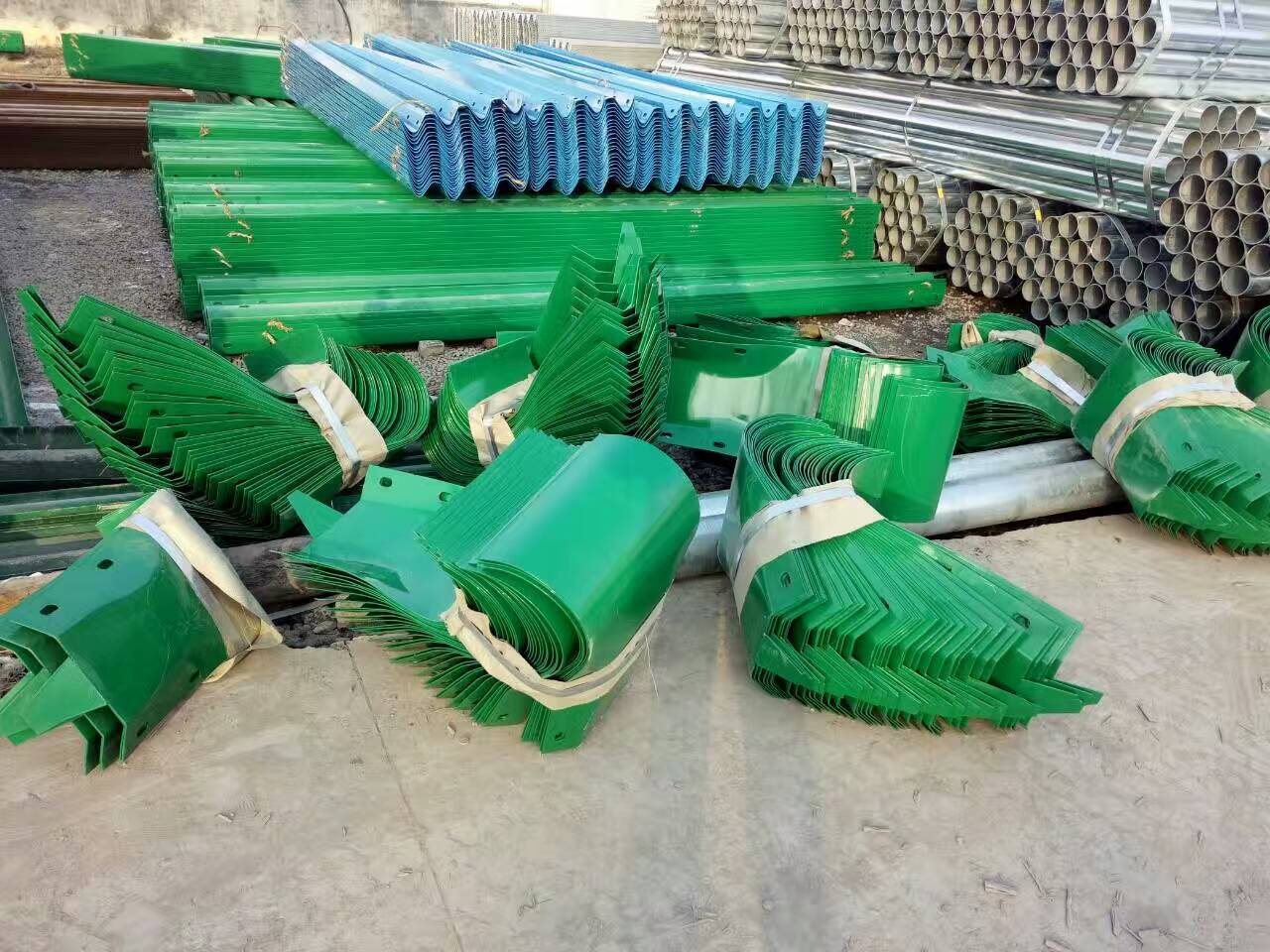 高速公路護(hù)欄板圖片/高速公路護(hù)欄板樣板圖 (2)