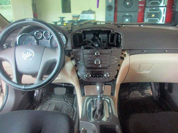 濰坊汽車(chē)音響改裝  濰坊專(zhuān)業(yè)汽車(chē)音響濰坊別克君威汽車(chē)音響改裝喇叭