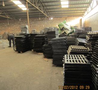 球墨鑄鐵水篦子 球墨鑄鐵井蓋圖片