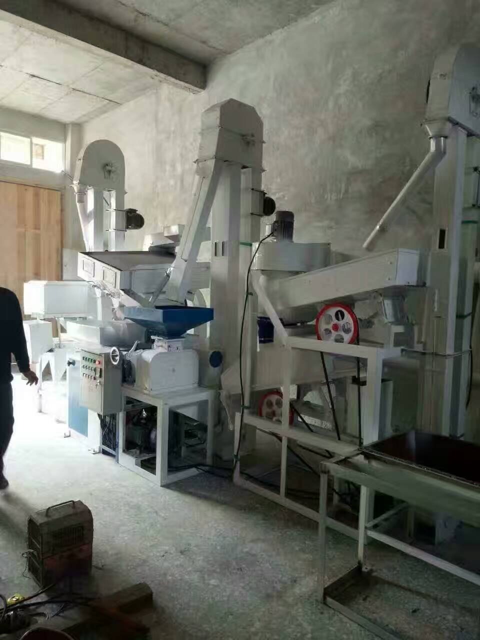 供應(yīng)全國(guó)打米機(jī)