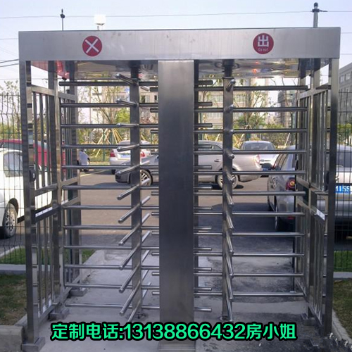 新疆小區(qū)全高轉(zhuǎn)閘門圖片