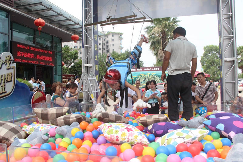 空中餐廳爆米花機真人抓娃娃機租賃圖片