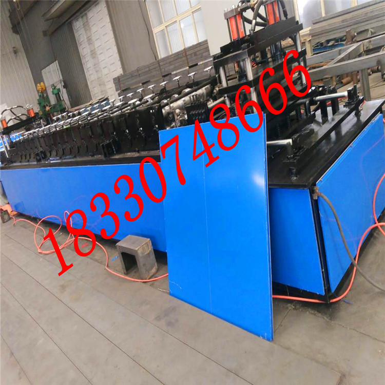 500大方板設備 彩鋼壓瓦機圖片